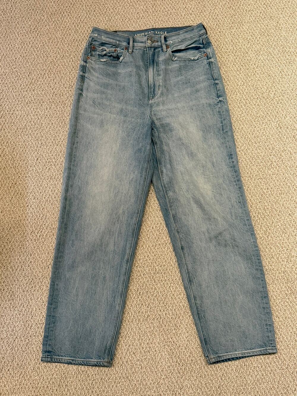 American Eagle Jeans Womens 8 Short Light Wash Distressed Straight Leg Denim
